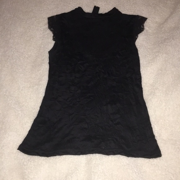 Forever 21 black lace & crinkle tie back top - Picture 8 of 8